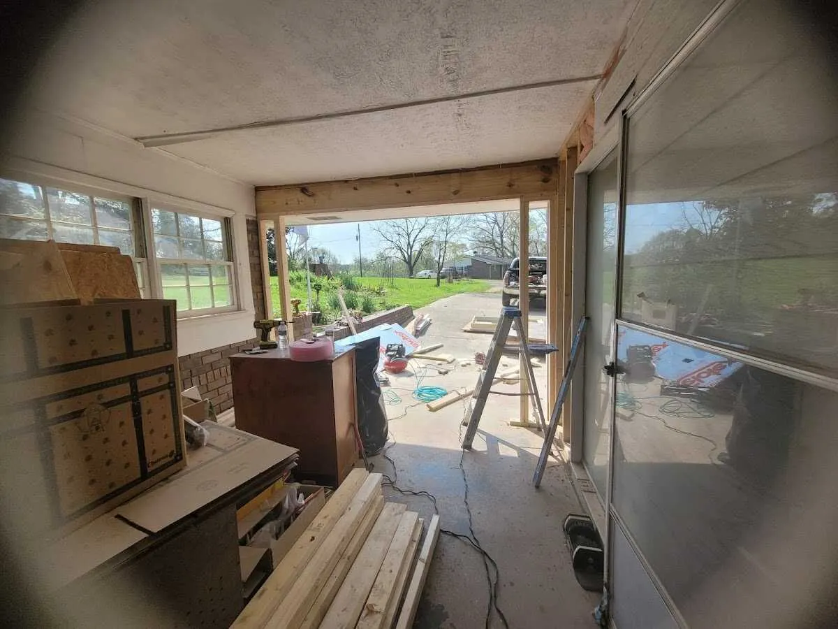 Air movers and dehumidifier for Water Mitigation Services in Jacksonville